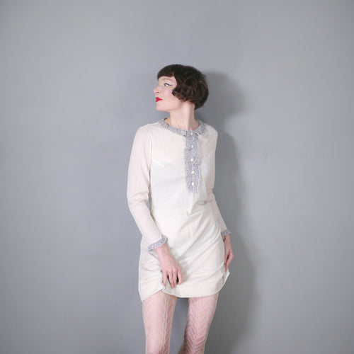 60s RICKI REED SHIMMERY WHITE SHIFT DRESS WITH METALLIC SILVER LACE RUFFLE - M