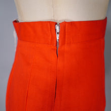 Load image into Gallery viewer, 60s LONDONUS RED MINI SANFORISED COTTON SHORTS - 25&quot;