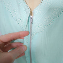 Load image into Gallery viewer, 60s MINT GREEN COTTON DAY DRESS WITH LACE RIBBON BODICE - S