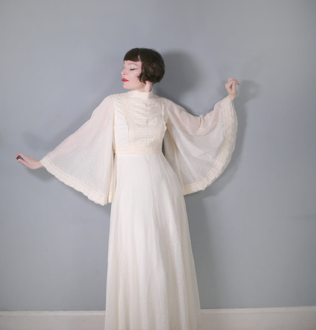 70s CREAM COLOURED FESTIVAL / BOHEMIAN MAXI DRESS WITH ANGEL SLEEVE - S