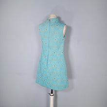 Load image into Gallery viewer, 60s TURQUOISE AND GOLD ART DECO PATTERN GOGO SHIFT DRESS - S