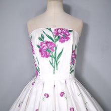 Load image into Gallery viewer, 50s STRAPLESS PURPLE BIG CARNATION BORDER PRINT FULL SKIRTED DRESS - XS-S