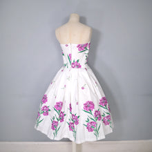 Load image into Gallery viewer, 50s STRAPLESS PURPLE BIG CARNATION BORDER PRINT FULL SKIRTED DRESS - XS-S