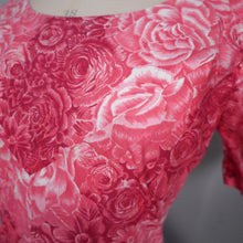 Load image into Gallery viewer, 50s HANDMADE SHADED PINK ROSE FLORAL PRINT COTTON DAY DRESS - XS