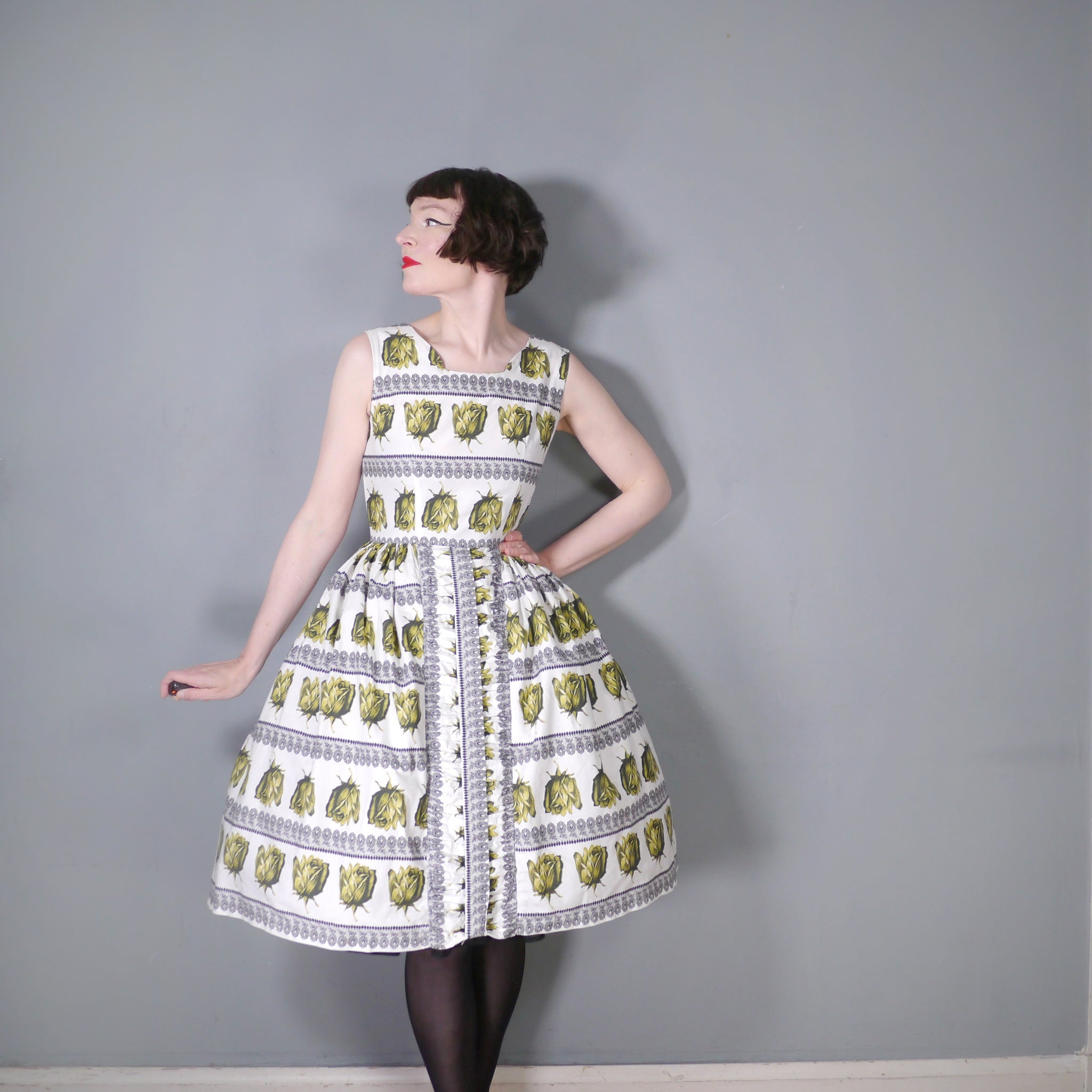50s YELLOW ROSE AND BLACK LACE PRINT ROMANTIC COTTON DRESS
