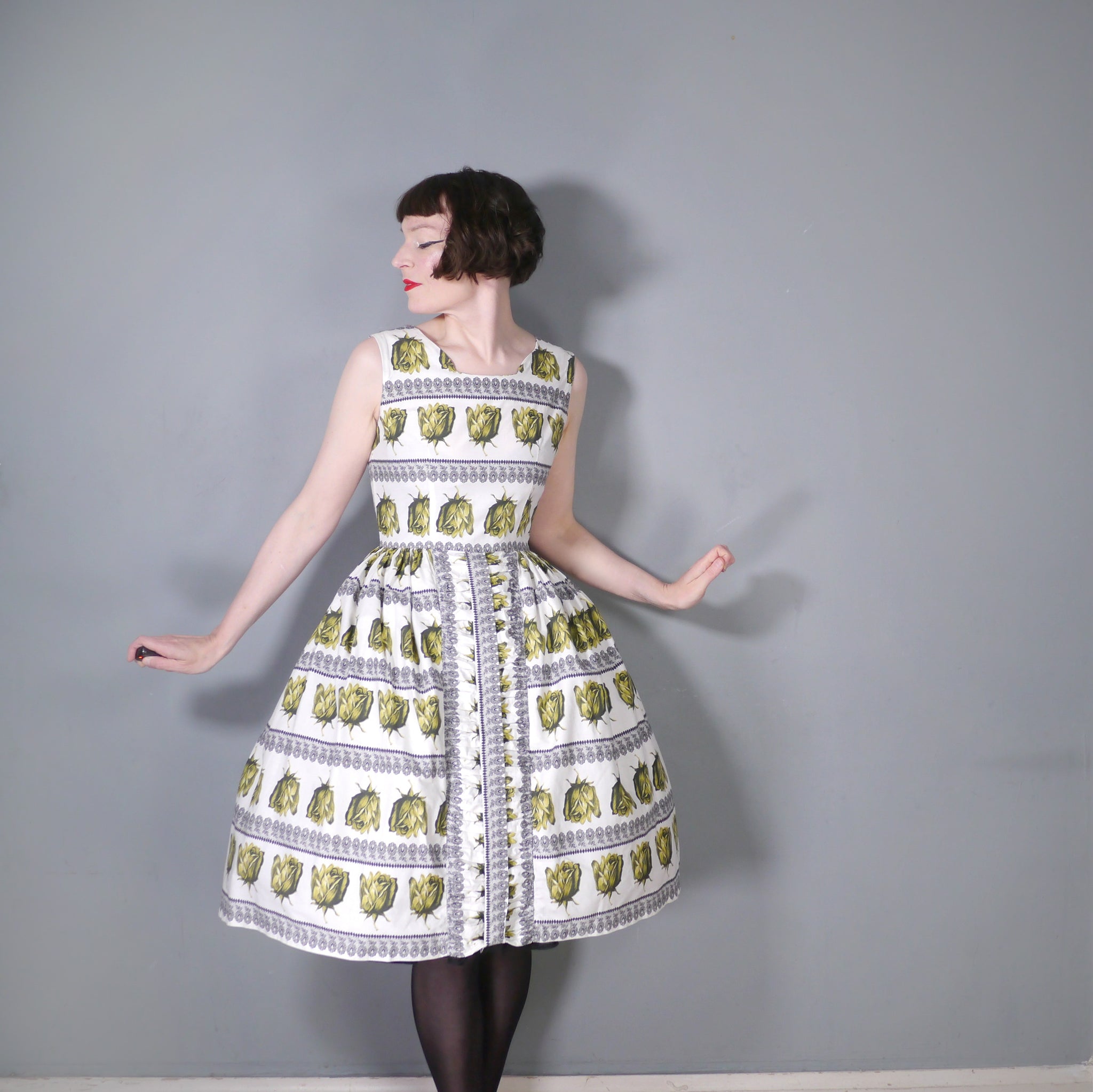 50s YELLOW ROSE AND BLACK LACE PRINT ROMANTIC COTTON DRESS