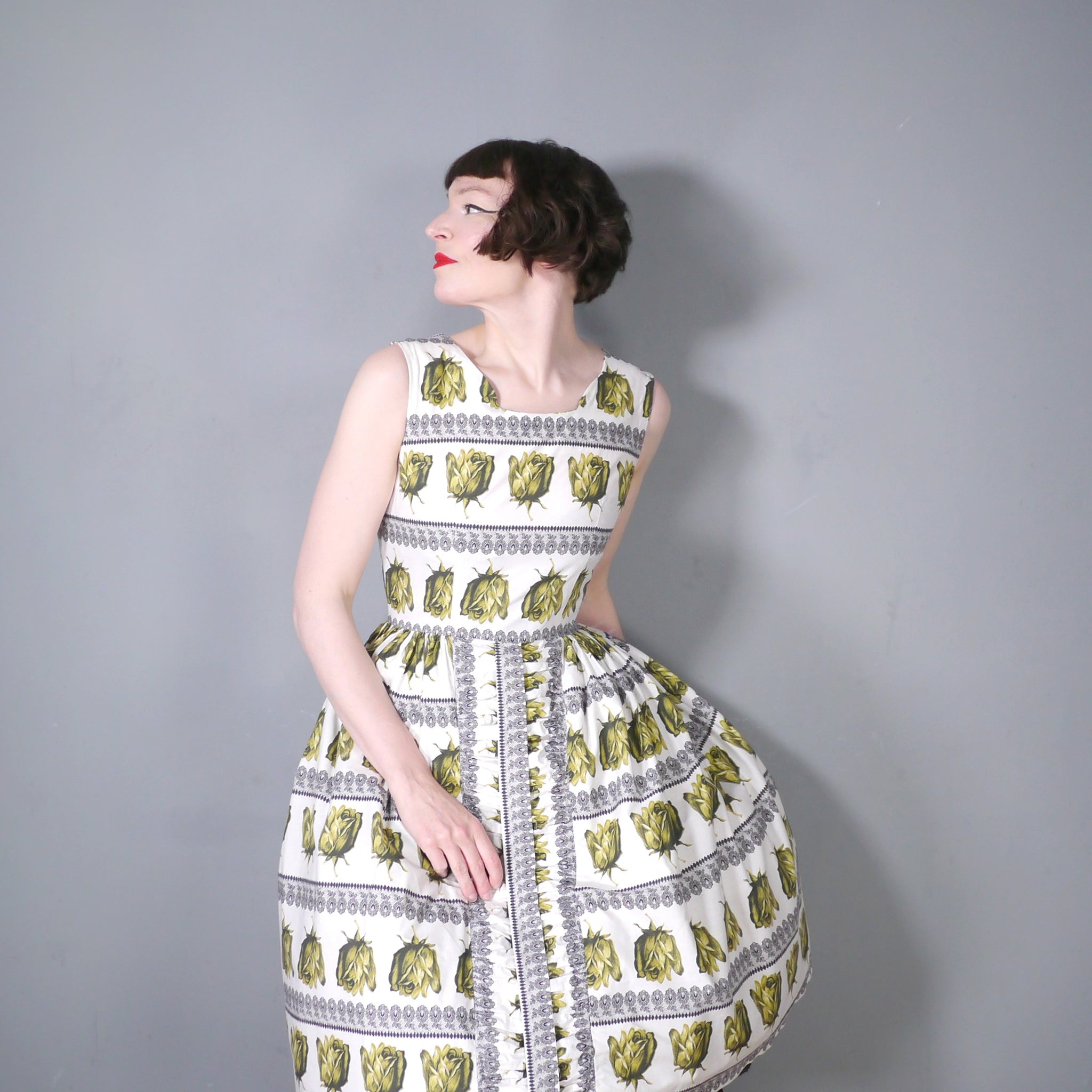 50s YELLOW ROSE AND BLACK LACE PRINT ROMANTIC COTTON DRESS - S Sartorial Matters 50s YELLOW ROSE AND BLACK LACE PRINT ROMANTIC COTTON DRESS - S Sartorial Matters