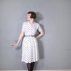 LATE 40s PEGGY PAGE BLUE WHITE POLKA DOT FITTED DAY DRESS - S