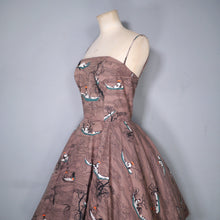 Load image into Gallery viewer, 50s STRAPPY FULL SKIRTED ASIAN NOVELTY SAMPAN FISHERMAN PRINT DRESS - XS