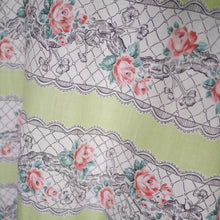 Load image into Gallery viewer, 50s PALE GREEN ROSE BAND PRINT COTTON DAY DRESS - XS-S