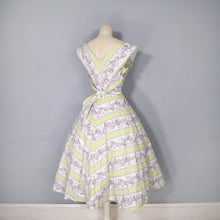 Load image into Gallery viewer, 50s PALE GREEN ROSE BAND PRINT COTTON DAY DRESS - XS-S