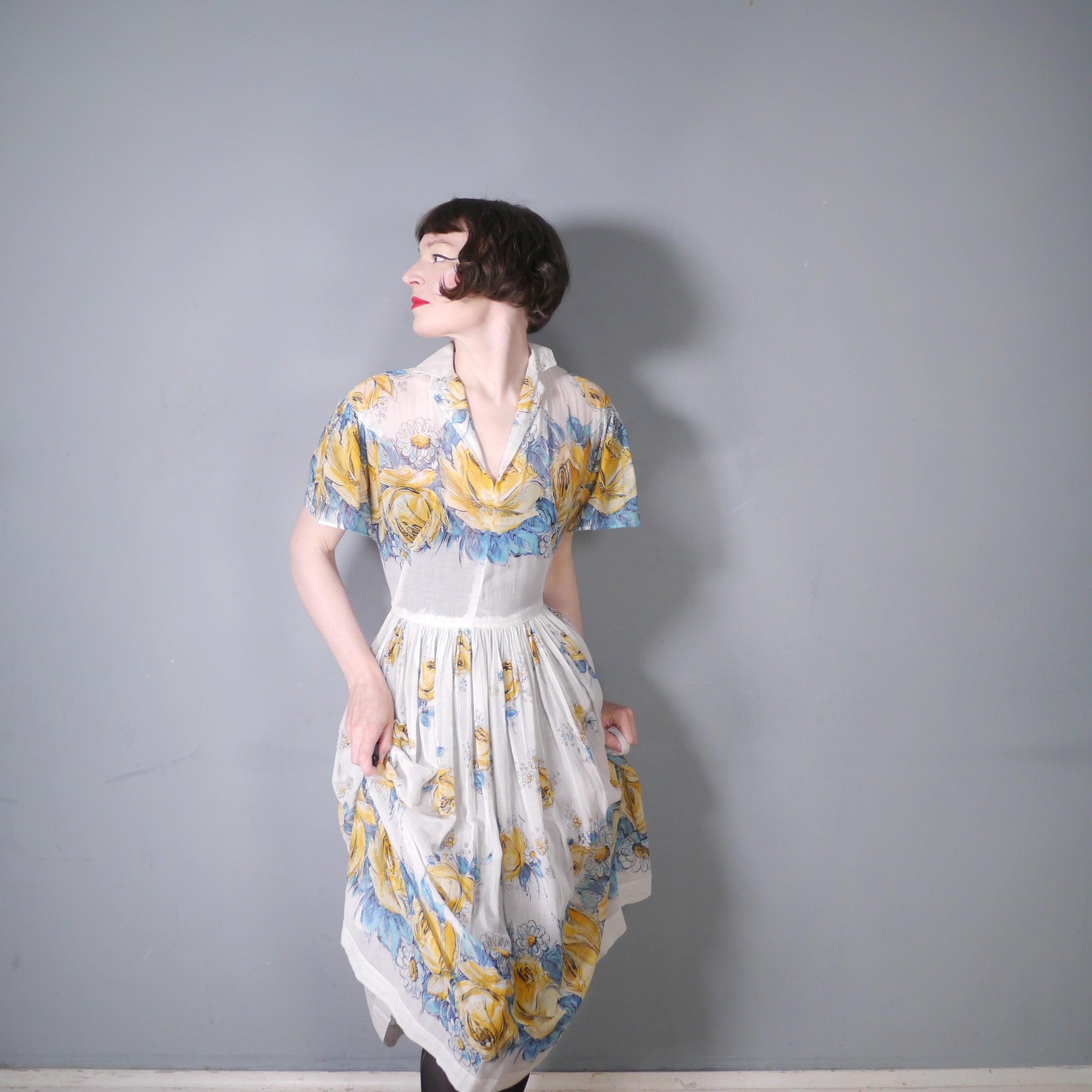 40s HUGE YELLOW ROSE BORDER PRINT GAUZE COTTON SUMMER DRESS - S Sartorial Matters 40s HUGE YELLOW ROSE BORDER PRINT GAUZE COTTON SUMMER DRESS - S Sartorial Matters