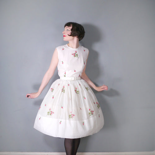 50s 60s CRISP WHITE WITH PINK EMBROIDERED ROSE BUDS DRESS - M