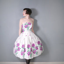 Load image into Gallery viewer, 50s STRAPLESS PURPLE BIG CARNATION BORDER PRINT FULL SKIRTED DRESS - XS-S