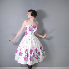 Load image into Gallery viewer, 50s STRAPLESS PURPLE BIG CARNATION BORDER PRINT FULL SKIRTED DRESS - XS-S