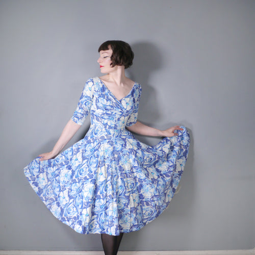 50s BLUE WHITE FLORAL CORDUROY FULL SKIRTED DAY DRESS - XS / petite fit