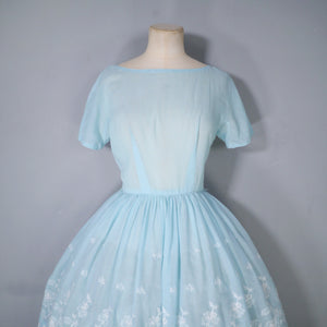 50s 60s MINT BLUE FLORAL EMBROIDERED FULL SKIRT DRESS - S