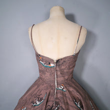 Load image into Gallery viewer, 50s STRAPPY FULL SKIRTED ASIAN NOVELTY SAMPAN FISHERMAN PRINT DRESS - XS