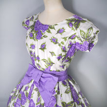 Load image into Gallery viewer, 50s CALIFORNIA COTTONS PURPLE ROSE PRINT PARTY BOW DRESS - XS / PETITE