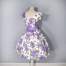 Load image into Gallery viewer, 50s CALIFORNIA COTTONS PURPLE ROSE PRINT PARTY BOW DRESS - XS / PETITE