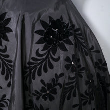 Load image into Gallery viewer, 50s STRAPPY TAFFETA EVENING DRESS WITH VELVET FLOCKING AND 3D FLOWERS - XS