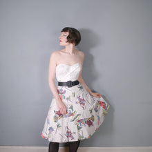 Load image into Gallery viewer, 50s MEXICAN NOVELTY DANCER AND SMOKER PRINT WHITE A-LINE SKIRT - 25-26&quot;