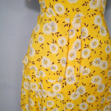 Load image into Gallery viewer, 40s YELLOW FLORAL PRINT SOFT RAYON TEA DRESS - S-M