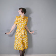 Load image into Gallery viewer, 40s YELLOW FLORAL PRINT SOFT RAYON TEA DRESS - S-M