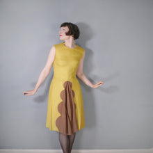 Load image into Gallery viewer, 60s STRIKING MUSTARD YELLOW LINEN WITH COLOURBLOCK SCALLOP PLEAT - S