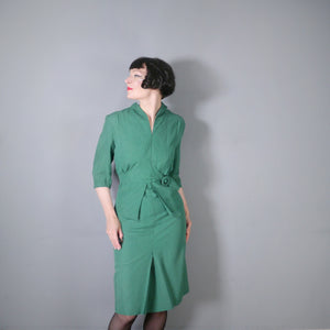 40s GREEN DRESS WITH PEPLUM AND WAIST BUCKLE AND STRAP DESIGN - M-L