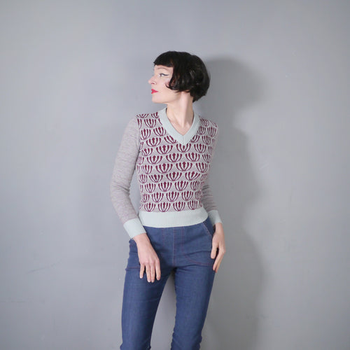 70s DOES 40s MINT AND BURGUNDY DECO PATTERN V-NECK JUMPER - XS