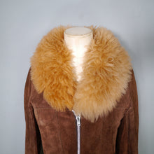 Load image into Gallery viewer, CHELSEA GIRL 60s 70s LIGHTWEIGHT CROPPED BROWN SUEDE JACKET WITH SHEEPSKIN COLLAR - XS