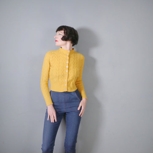 VINTAGE HANDKNIT YELLOW LACE CABLE PATTERN FITTED CARDIGAN - S-M