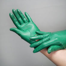 Load image into Gallery viewer, DEEP EMERALD SOFT SUPPLE GREEN LEATHER GLOVES - 6