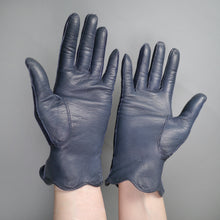 Load image into Gallery viewer, NAVY BLUE SUPPLE LEATHER AND SUEDE GLOVES BY TREFOUSSE 6.75