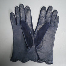 Load image into Gallery viewer, NAVY BLUE SUPPLE LEATHER AND SUEDE GLOVES BY TREFOUSSE 6.75