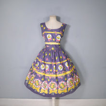 Load image into Gallery viewer, 50s ALICE EDWARDS &quot;ITALIANS&quot; DARK GREY BORDER FLORAL BOUQUET PRINT DRESS - M