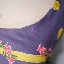 Load image into Gallery viewer, 50s ALICE EDWARDS &quot;ITALIANS&quot; DARK GREY BORDER FLORAL BOUQUET PRINT DRESS - M