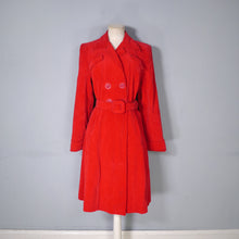 Load image into Gallery viewer, 40s BRIGHT RED CORDUROY CORD AUTUMN COAT WITH BELT - M