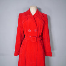 Load image into Gallery viewer, 40s BRIGHT RED CORDUROY CORD AUTUMN COAT WITH BELT - M