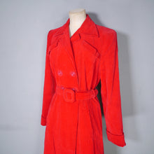 Load image into Gallery viewer, 40s BRIGHT RED CORDUROY CORD AUTUMN COAT WITH BELT - M