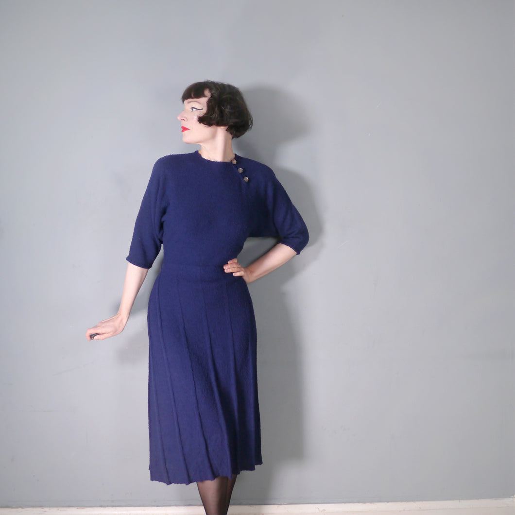 50s BRITTANY CLUB NAVY BLUE BOUCLE KNIT FITTED DRESS - M-L