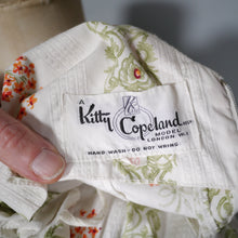 Load image into Gallery viewer, 60s KITTY COPELAND SMALL FLOWER BOUQUET PRINT COTTON DAY DRESS - S-M (petite fit)