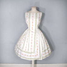 Load image into Gallery viewer, 60s KITTY COPELAND SMALL FLOWER BOUQUET PRINT COTTON DAY DRESS - S-M (petite fit)