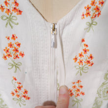 Load image into Gallery viewer, 60s KITTY COPELAND SMALL FLOWER BOUQUET PRINT COTTON DAY DRESS - S-M (petite fit)