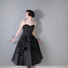 Load image into Gallery viewer, 50s STRAPPY TAFFETA EVENING DRESS WITH VELVET FLOCKING AND 3D FLOWERS - XS