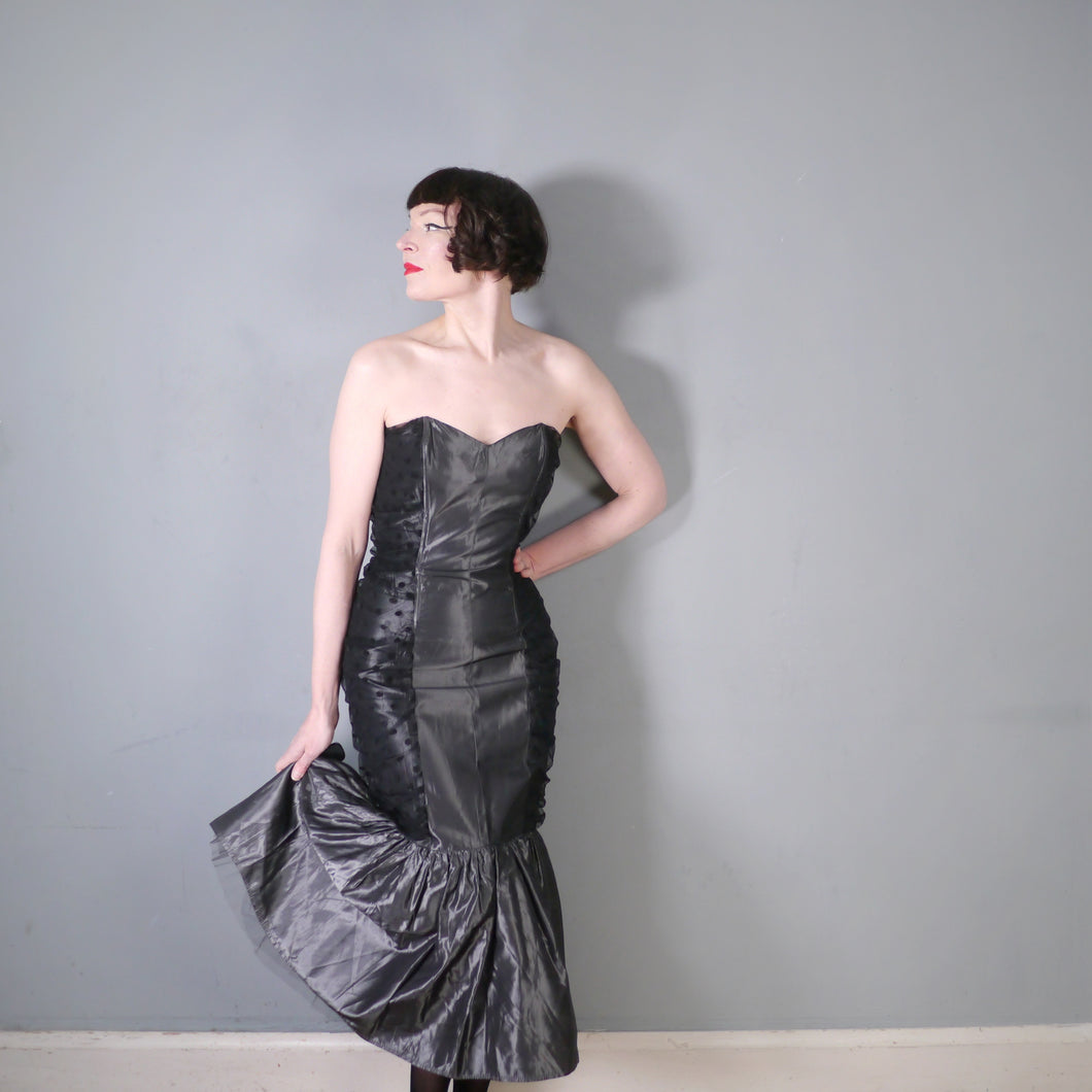 80s SILVERY DARK GREY AND BLACK MESH STRAPLESS WIGGLE MERMAID DRESS - XS-S
