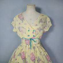 Load image into Gallery viewer, 50s 60s YELLOW NOVELTY SUITCASE PRINT TRAVEL THEME DRESS - S