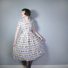 Load image into Gallery viewer, FRED HOWARD 40s 50s NOVELTY PRINT GREY AND YELLOW FENCE AND WOODLAND PRINT DRESS - S