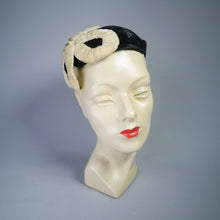 Load image into Gallery viewer, 50s DECORATIVE TWOTONE VELVET SKULL CAP / EVENING HAT WITH RHINESTONE BOW DESIGN